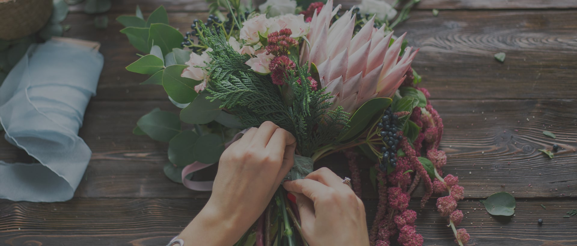 Trao gửi yêu thương cùng Flona Flower